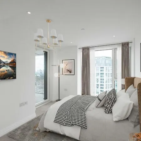 Chelsea Waterfront 3 Bedroom Penthouse With Stunning Views